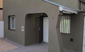 Casa Vélez - cómoda, moderna y bien ubicada en Tres Arroyos